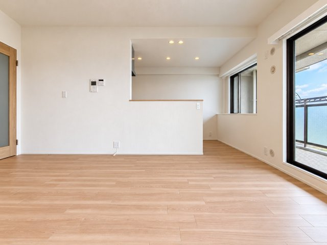 オークヒルズ香里四番館の居間・リビング
