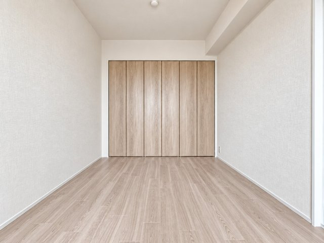 オークヒルズ香里四番館の洋室|個人の部屋や寝室として使える洋室です