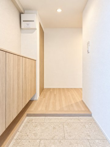 オークヒルズ香里四番館の玄関|ゆったりとした玄関です