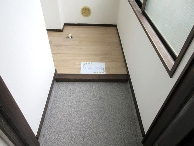 ファミールちはやの玄関