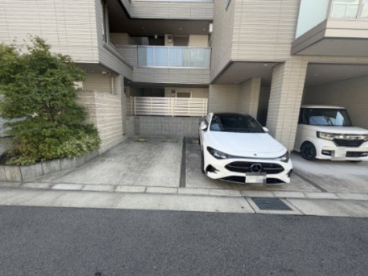 青楓館の駐車場