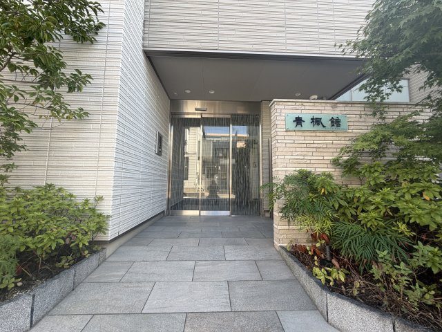 青楓館のロビー