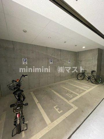 ラグゼ日本橋の駐車場