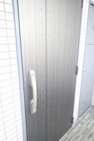 ステージファースト新御徒町Ⅱの玄関