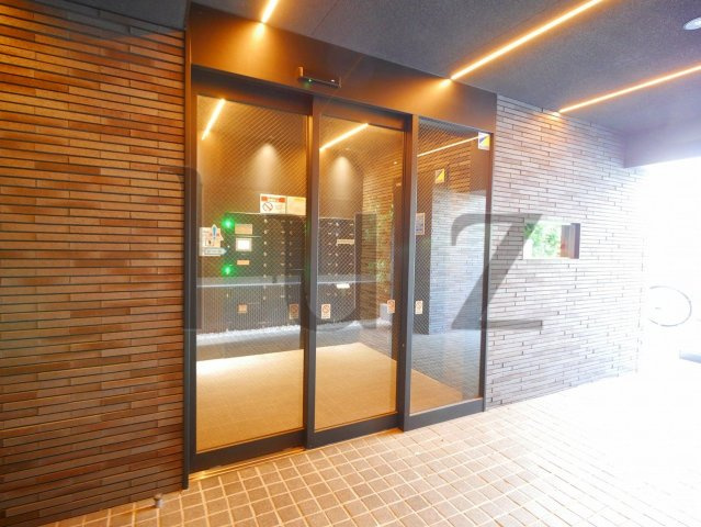 ショウケンレジデンス横浜浅間町のエントランス