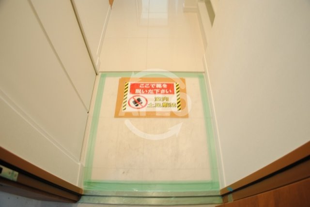 エスライズ西本町の玄関|エスライズ西本町　玄関