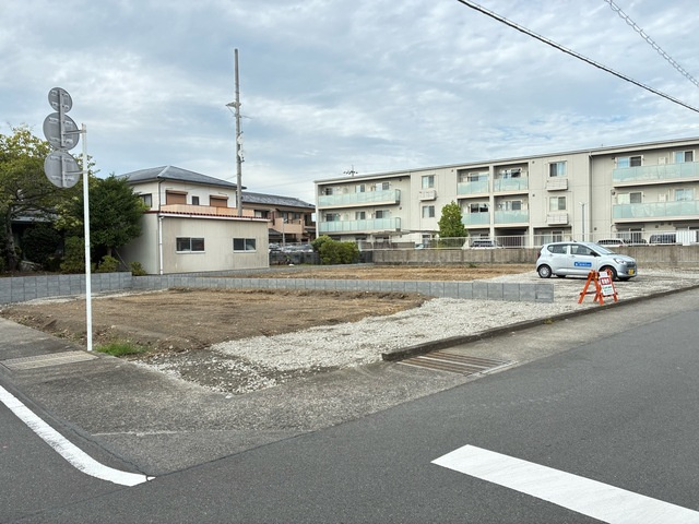 【外観】 | 静岡市駿河区下島 7期 新築一戸建て 4号棟 | 現在建築中の外観画像です。ご内覧は同じメーカーの完成物件へご案内いたしますので、いつでもご相談ください！