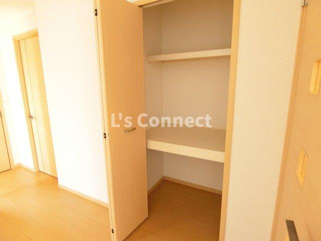 【設備】 | ナ．ティム　Ａ | ＬＤＫにも収納付き。