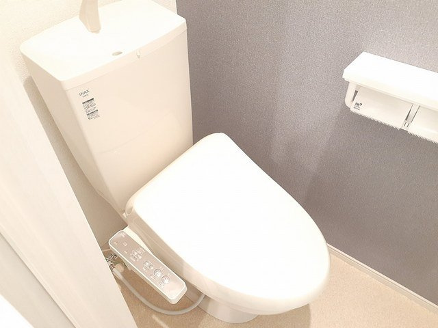 モデルノⅠのトイレ|落ち着いた色調のトイレです