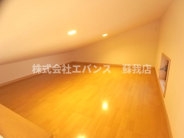 【寝室】 | ベルクルール | 広くて明るい寝室