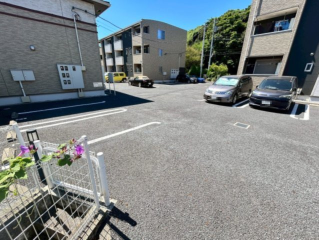 【駐車場】