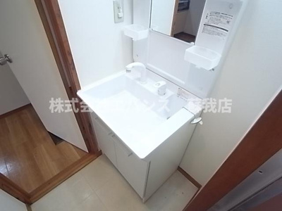 【独立洗面台】 | Ｋ－ＦＬＡＴ川戸 | 独立洗面台、小物を置くことができて便利です