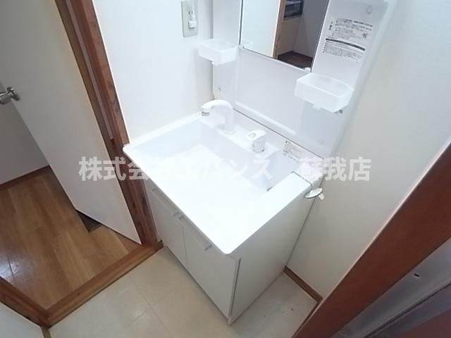 【独立洗面台】 | Ｋ－ＦＬＡＴ川戸 | 独立洗面台、小物を置くことができて便利です