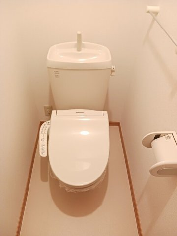 ブリズ・セゾンのトイレ|落ち着いたトイレです