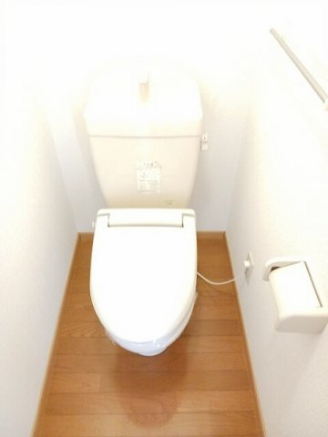エトワール・パレⅠのトイレ|ゆったりとした空間のトイレです