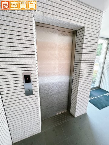 【玄関】 | ヒルサイド コート