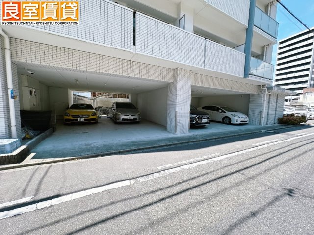 【駐車場】 | ヒルサイド コート