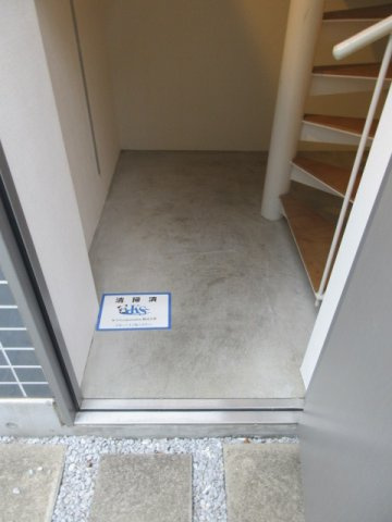 パルティータ四つ木の玄関