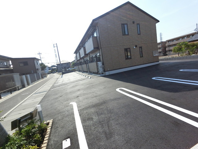 サイレントの駐車場|駐車場