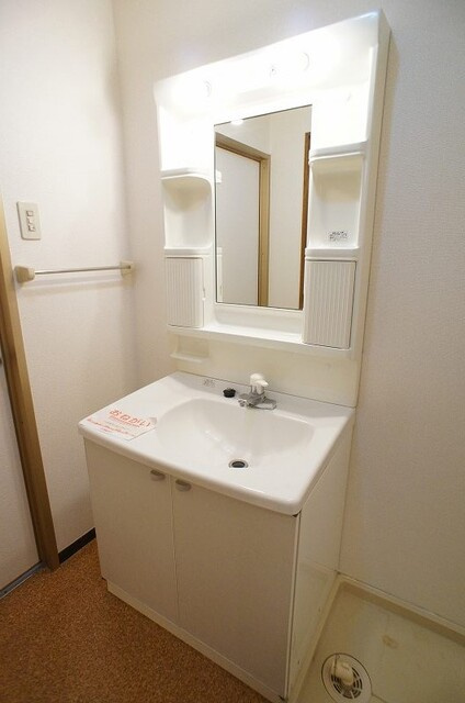 レクサスの洗面所