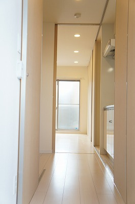 リブリ・M's FLATの玄関