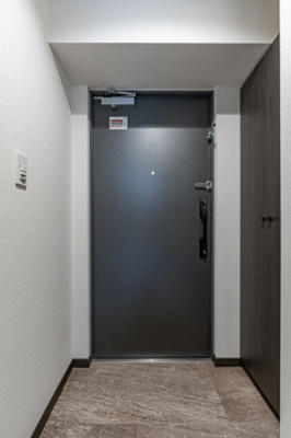 【玄関】 | ＳＴＡＮＤＺ板橋本町 | ※写真は同タイプ住戸です。