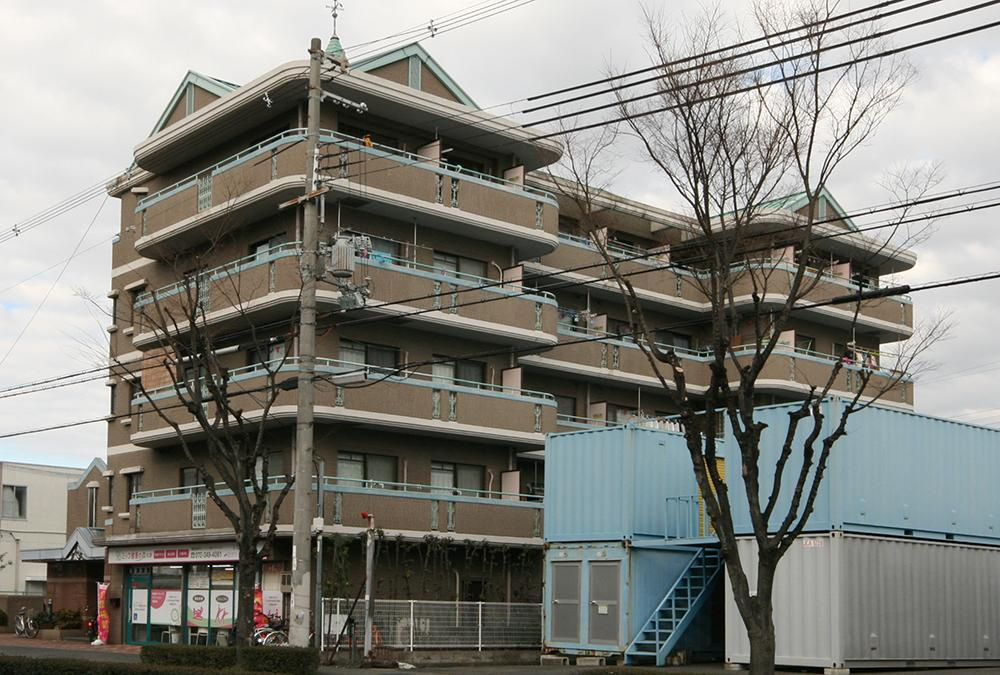アルファワンの外観