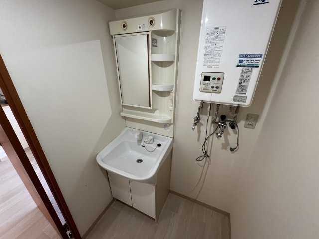 札幌市白石区菊水一条４丁目の賃貸マンションの独立洗面台