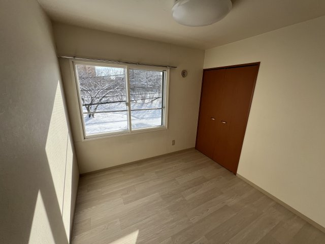 札幌市白石区菊水一条４丁目の賃貸マンションの洋室