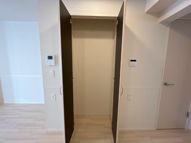 （仮）小山市千駄塚　新築アパートの収納|リビング収納（イメージ）