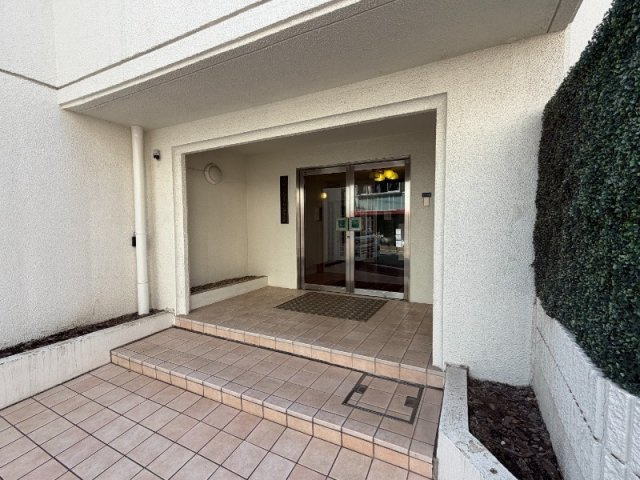 ステラハイム富ヶ谷のエントランス