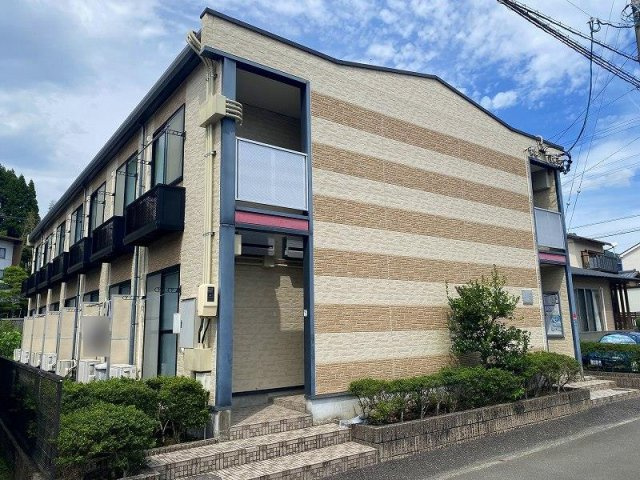 レオパレスファー　イーズの外観