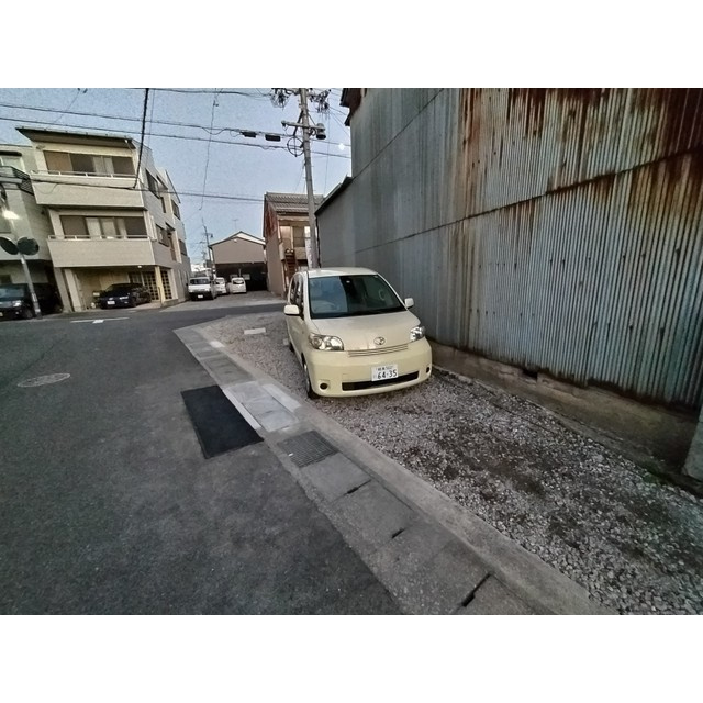 早田町3丁目4番2駐車場の駐車場