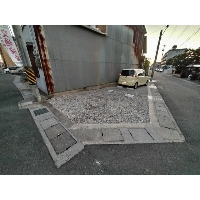 早田町3丁目4番2駐車場の駐車場