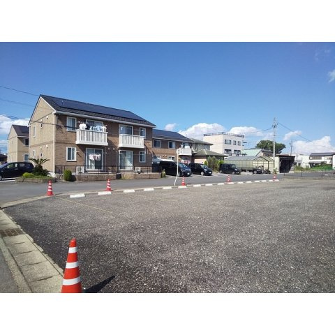 羽島市福寿町間島８丁目の駐車場の外観