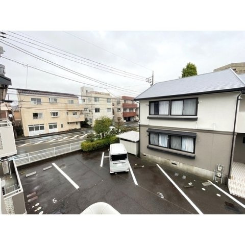 岩崎ハイツの駐車場