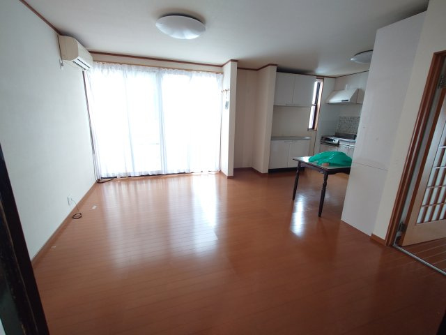 大町平屋の居間・リビング|こちらの居間で趣味の時間をお楽しみください