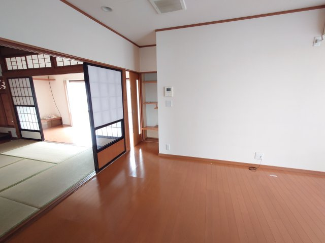 大町平屋の居間・リビング|ゆったりとしたリビングです