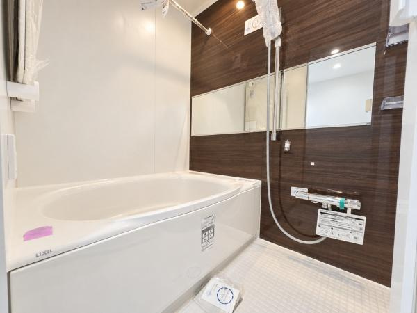 インペリアル菊名の浴室|広々としたバスルームで一日の疲れをいやして下さい！
もちろん、浴室乾燥機付きです！