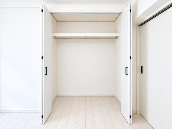 グレイス山手弐番館の収納|各室収納付きです。
これだけ収納があると助かりますね！