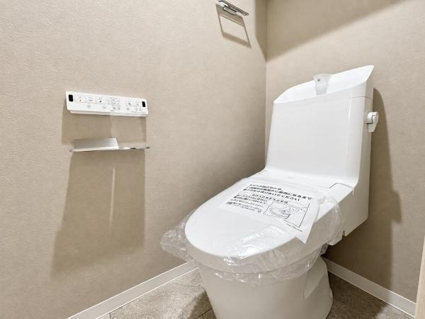 シーアイマンション鷺沼のトイレ|清潔感のあるトイレは、シンプルで機能的な設計。毎日使う場所だからこそ、快適性にこだわった空間に仕上がっています。