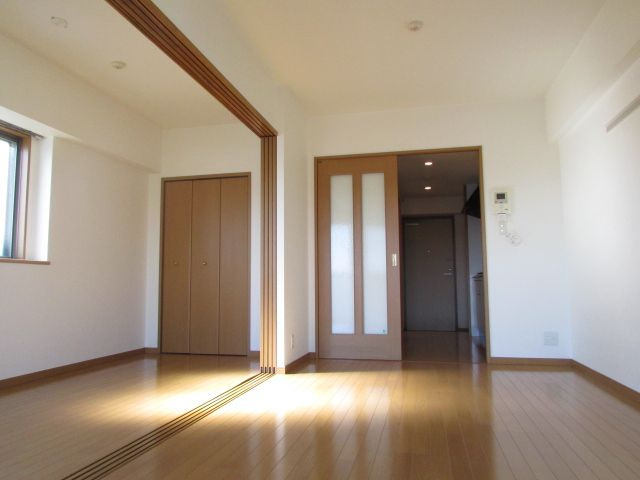 【居間・リビング】 | ソレイユユニバ通り