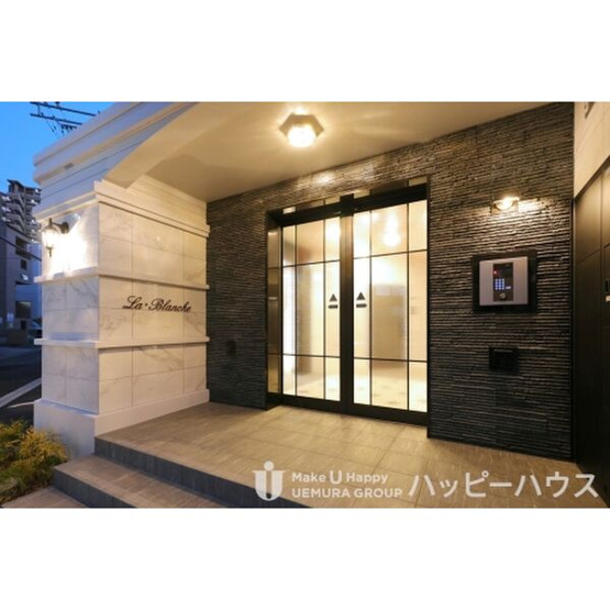 【エントランス】 | ラ･ブランシュ