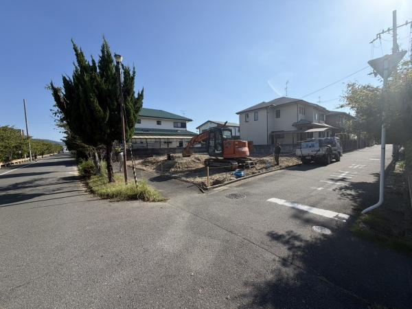 交野市　松塚　建築条件付き土地の前面道路含む現地写真
