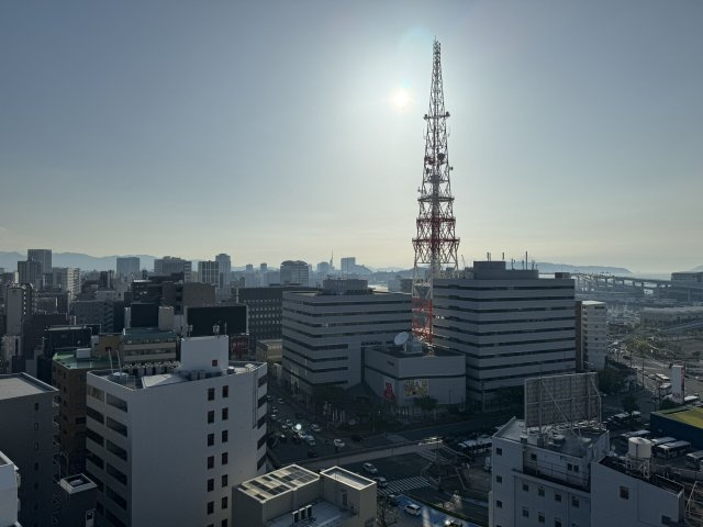 【展望】 | レーベン福岡天神ONETOWER | 百道浜方面の景色。また違うテイストの眺望でより開けた印象です