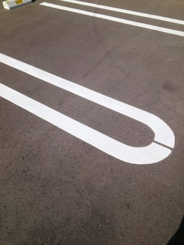 ビレッジケイツＭの駐車場