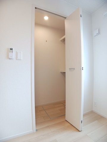 ヴィラ　シャングリラ高田　Ｂの収納