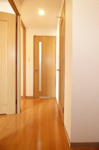 クレセントヒルズの玄関
