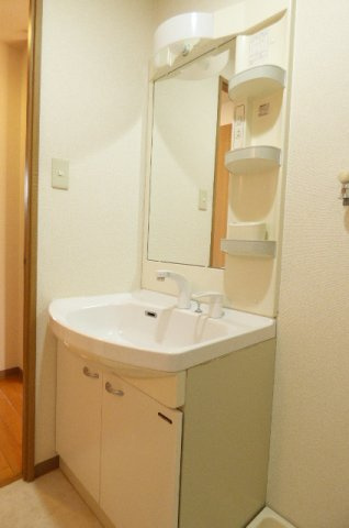 クレセントヒルズの独立洗面台