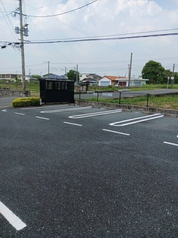 エクセランの駐車場